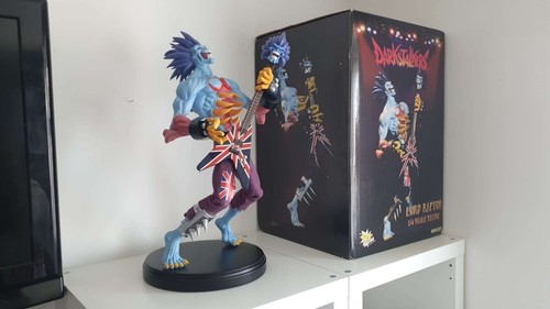 Pop culture shock - shock, statue